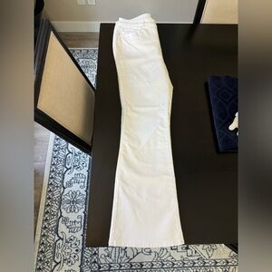 NWT Ann Taylor Curvy White Bootcut Jeans - Size 12